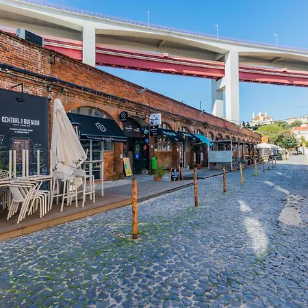 Santos * Lisbon